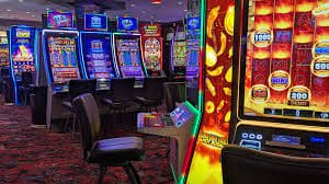 Meja Casino Hold'em langsung dengan dealer profesional di studio vip dewa